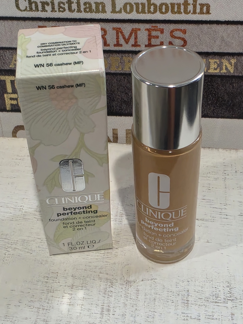Clinique Beyond Perfecting Foundation + Concealer - Cashew (WN 56)